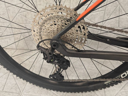 Olympia F1 Pro 12s 2025 usata — dettaglio