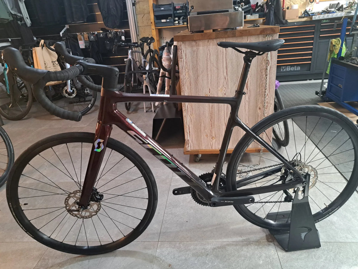 Scott Addict 30 2024 usata — vista laterale