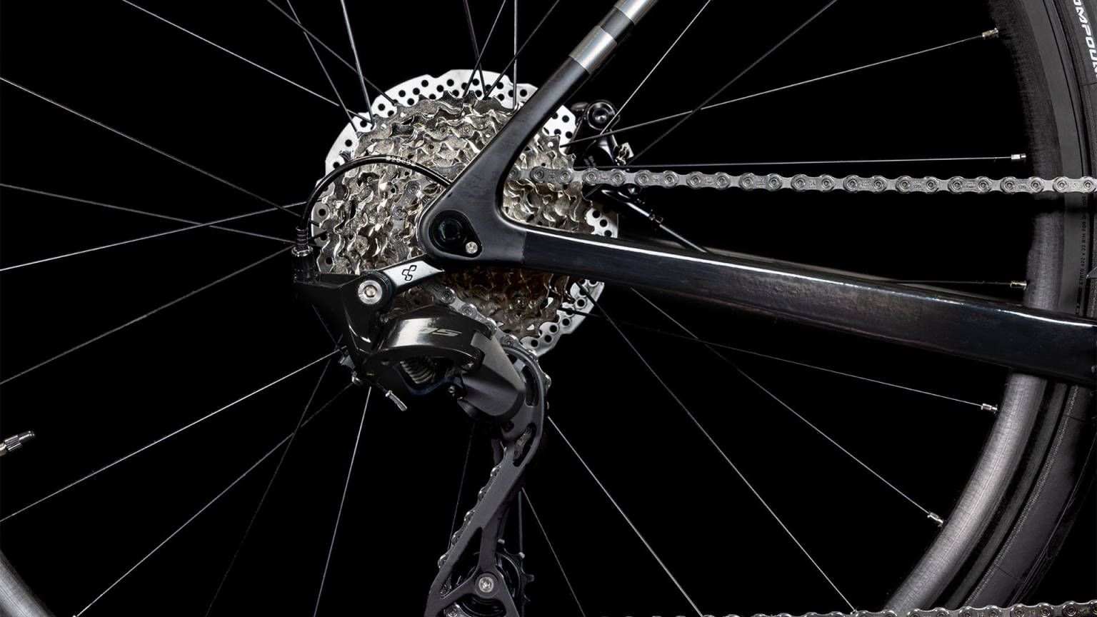 Cube Attain C:62, Race 2025 — Bici usata