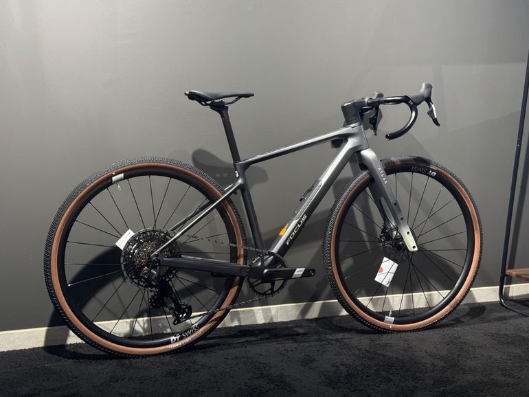 Focus Atlas 8.8 Apex — gruppo SRAM GX Eagle AXS (T-Type), taglia M