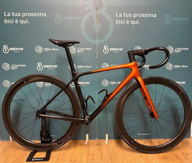 Giant Tcr Advanced Pro 2023 usata — vista laterale