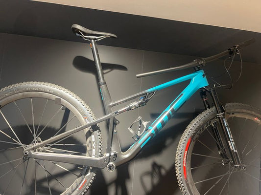 BMC Fourstroke 01 One 2023 usata — vista laterale