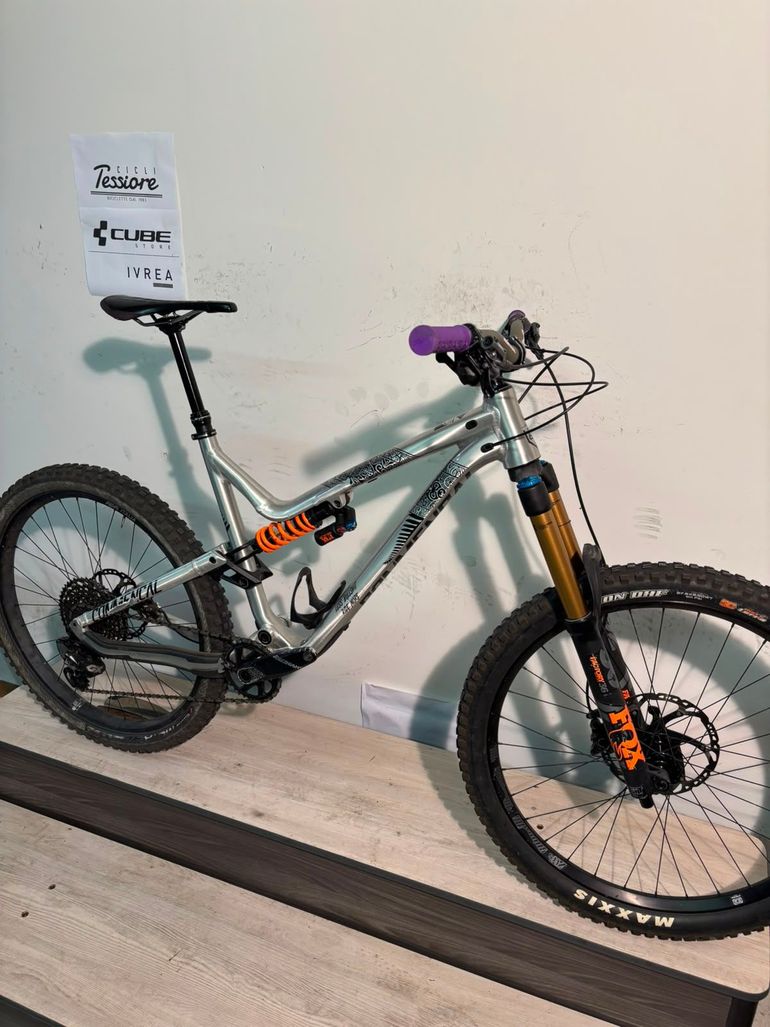 Commencal Meta Am V4.2 New Zealand 2018 usata — dettaglio