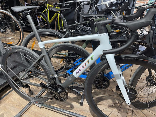 Scott Addict Rc Pro 2025 usata — vista laterale