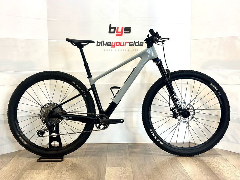 Focus Raven 8.8 2023 usata — vista laterale