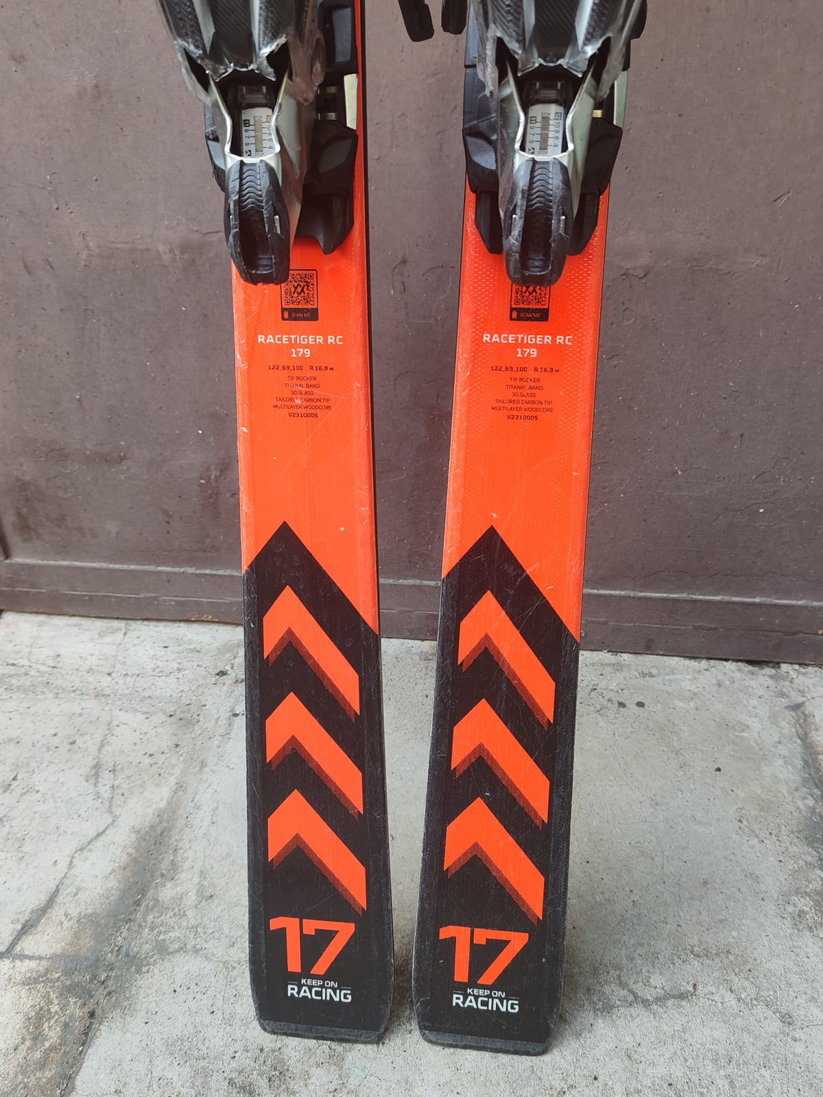 Volkl Racetiger RC Black 2024 usato — dettaglio