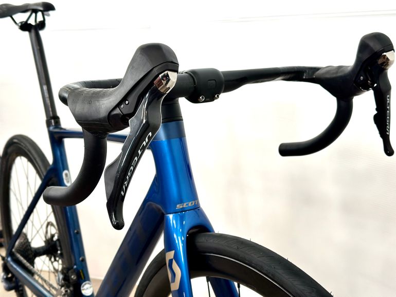Scott Addict Rc 30 — gruppo SRAM Rival eTap AXS, taglia MD