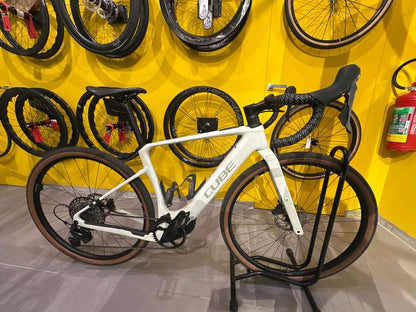 Cube Nuroad Hybrid C:62, Race 400x — telaio in Carbonio, Buone condizioni