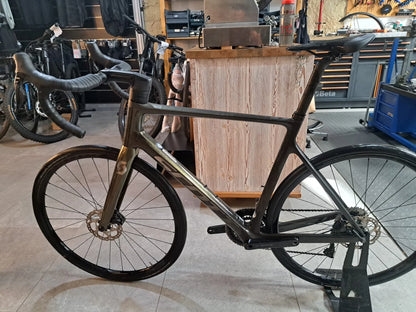 Scott Addict Rc 40 — gruppo Shimano 105 Di2, taglia XL
