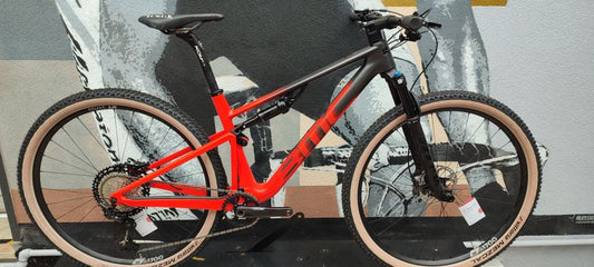 BMC Fourstroke 2024 usata — vista laterale