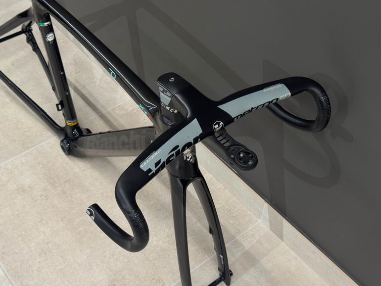 Bianchi Oltre Xr4 2023 usata — dettaglio