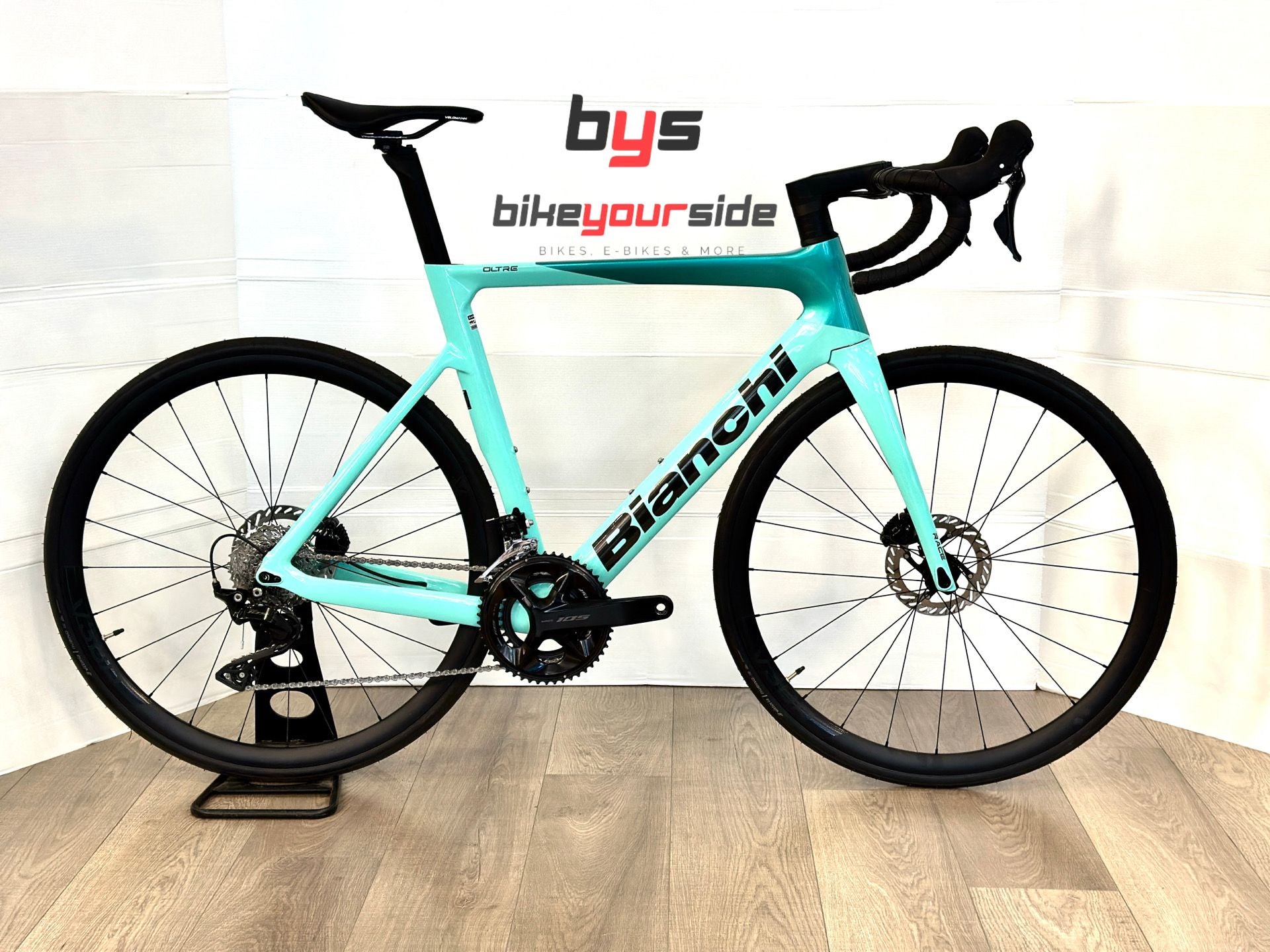 Bianchi Oltre Race 2025 usata — vista laterale