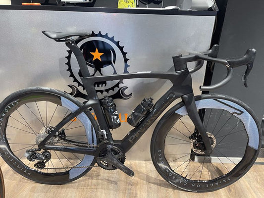 Pinarello Dogma F Wrl 2024 usata — vista laterale