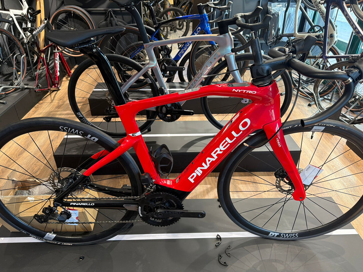 Pinarello Nytro E5 Road - Di2 2026 usata — vista laterale
