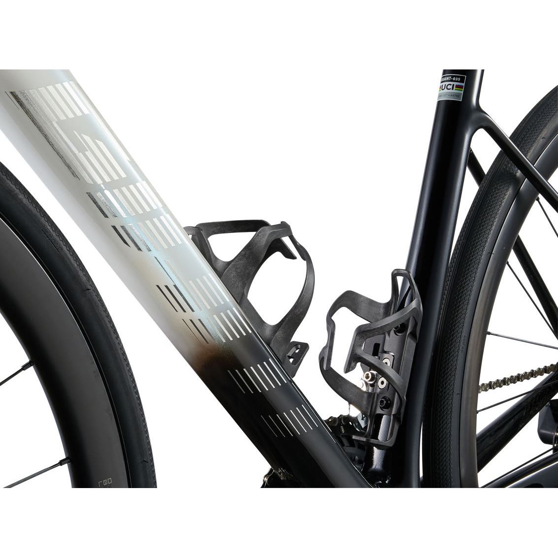 GIANT Defy Advanced Pro 1 2024 — Bici usata