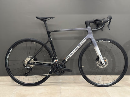 Focus Izalco Max 8.7 2026 usata — vista laterale