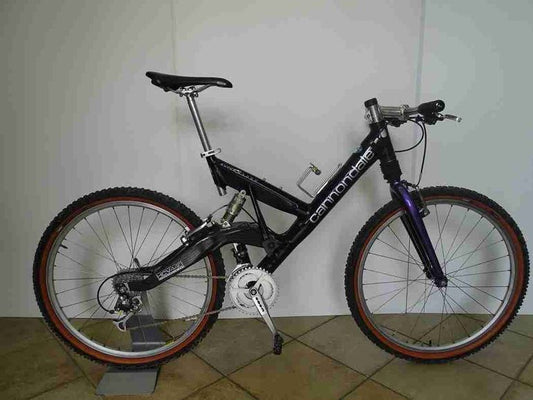 Cannondale Super V usata — vista laterale