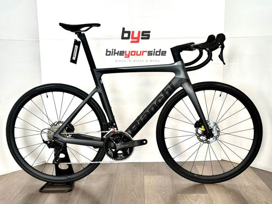 Bianchi Oltre Race 2025 usata — vista laterale