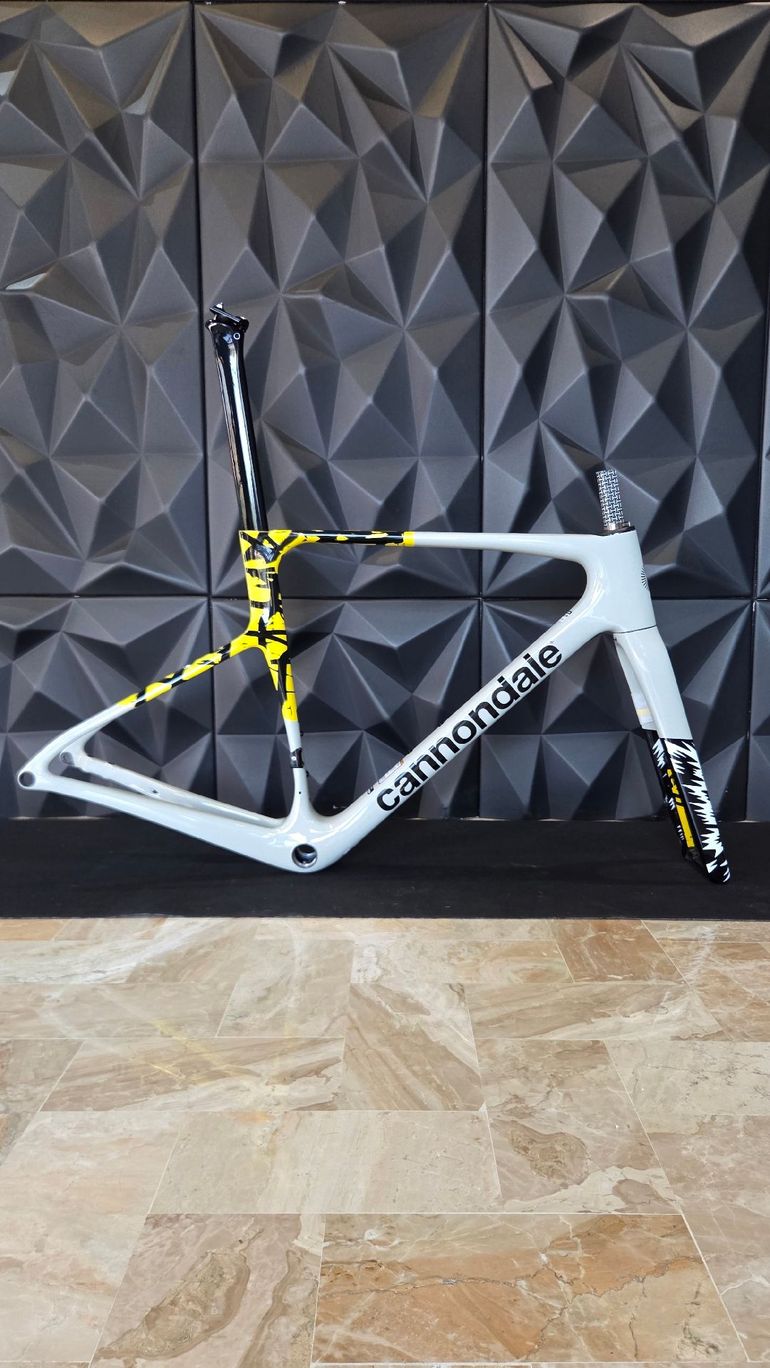 Cannondale Supersix Evo 2026 usata — vista laterale