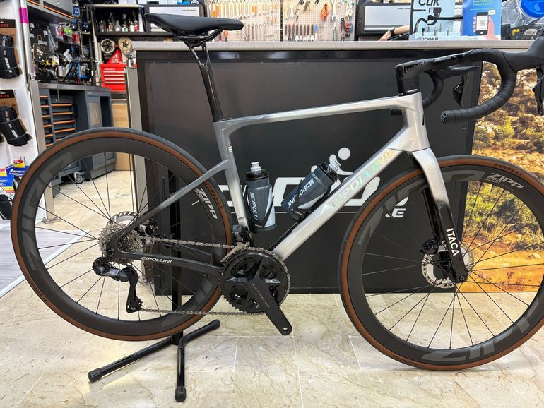 Cipollini Itaca 2025 usata — vista laterale