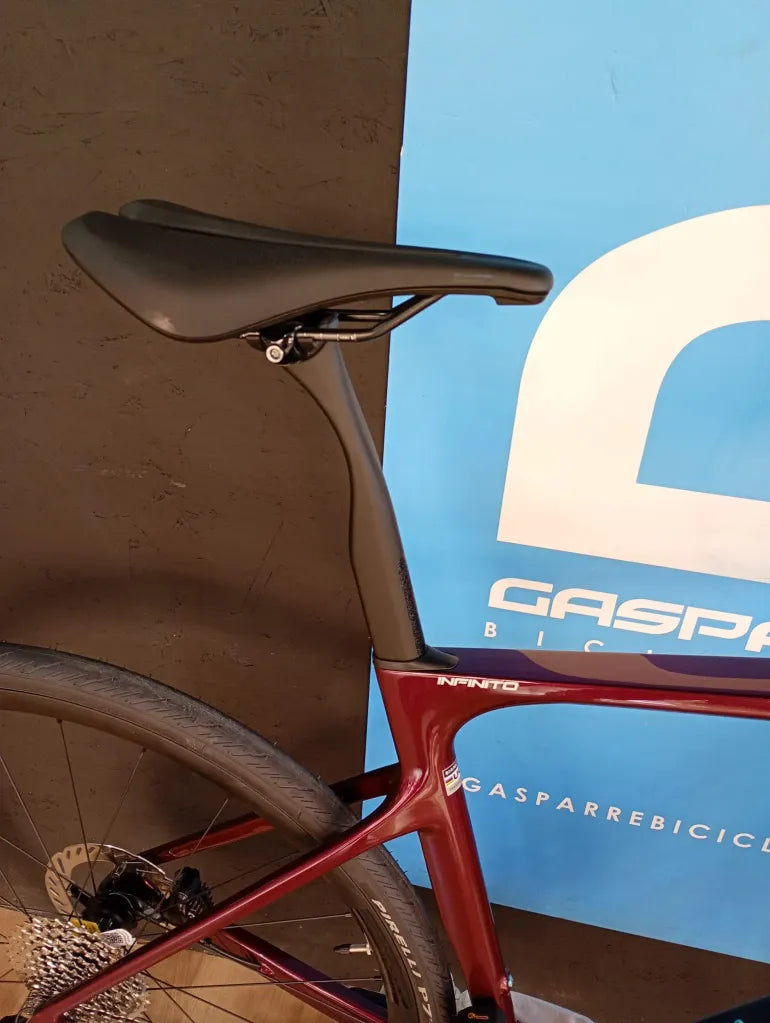 Bianchi Infinito — gruppo Shimano 105 Di2, taglia 55