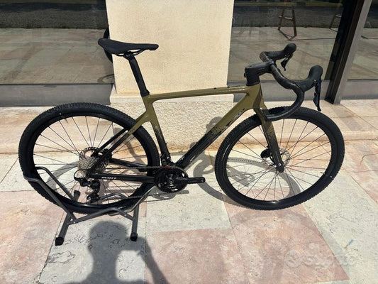 Scott Addict Gravel 40 2026 usata — vista laterale
