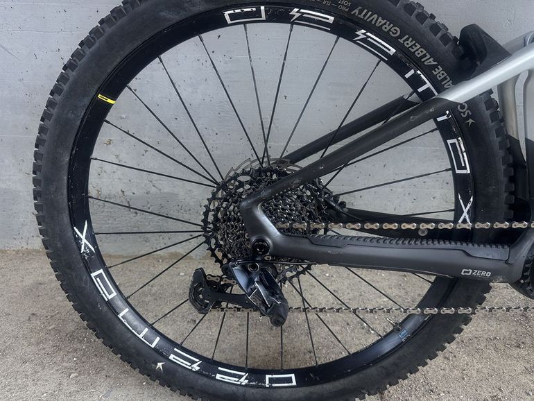 Mondraker Crafty Carbon R 2022 — Bici usata