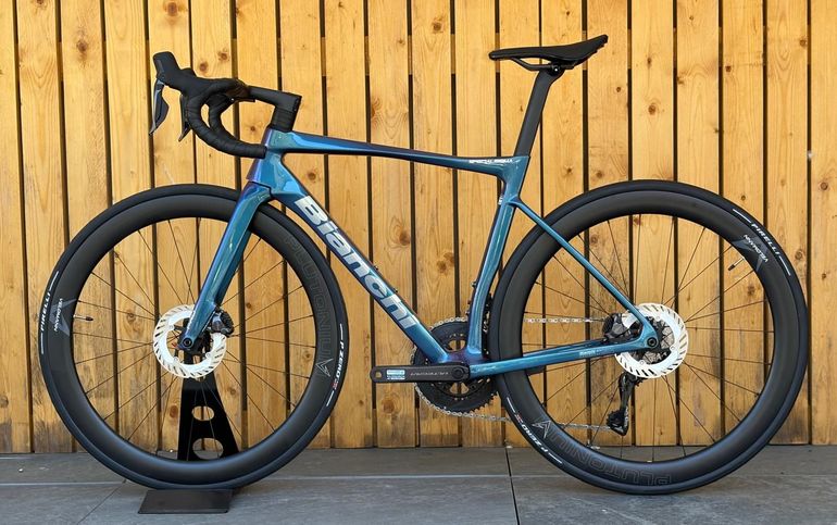 Bianchi Specialissima Pro — gruppo Shimano Ultegra Di2, taglia 53
