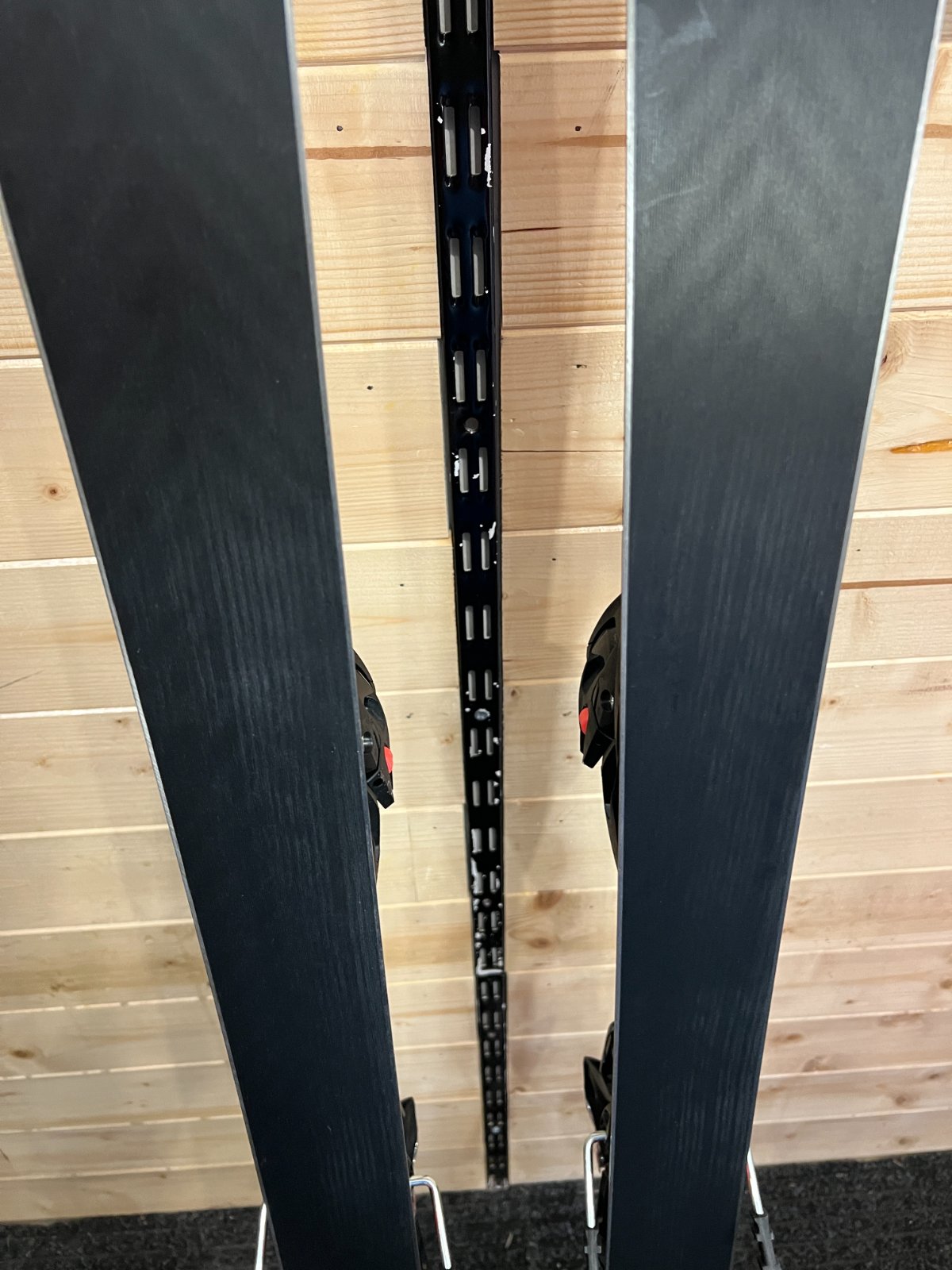 Volkl Racetiger RC Black 2025 usato — dettaglio