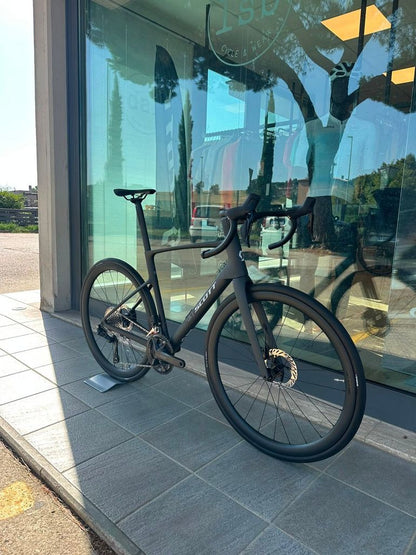 Scott Addict — gruppo Shimano 105 Di2, taglia M