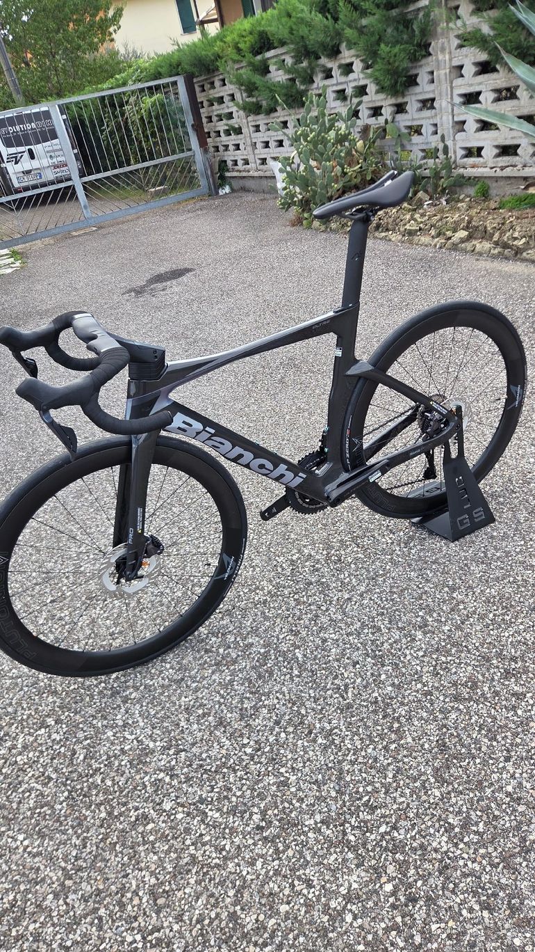 Bianchi Oltre Pro 2025 usata — dettaglio