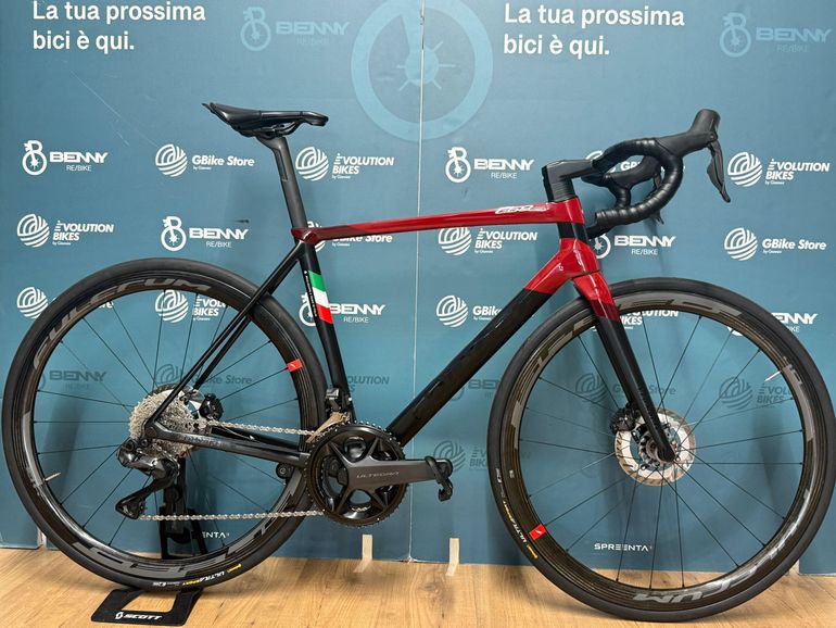Colnago C68 2024 usata — vista laterale