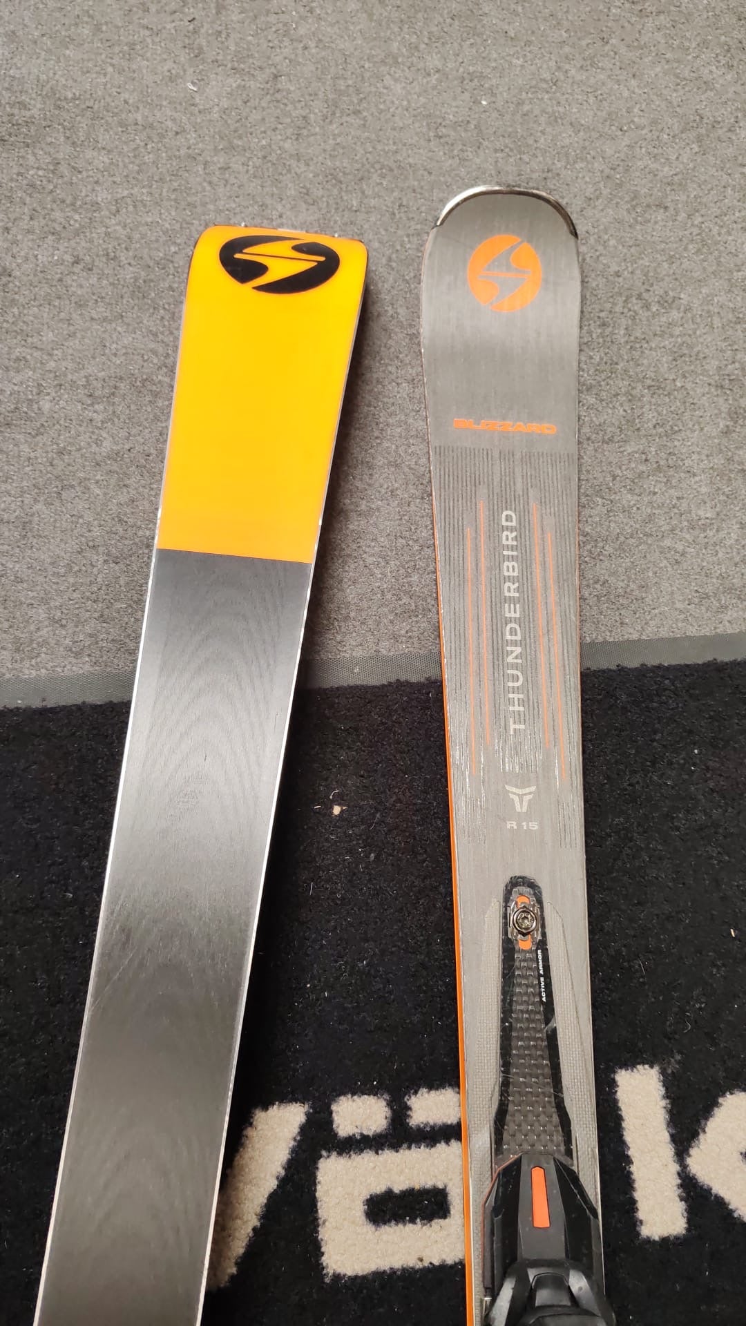 Blizzard Thunderbird R15 2025 — Da Pista usato