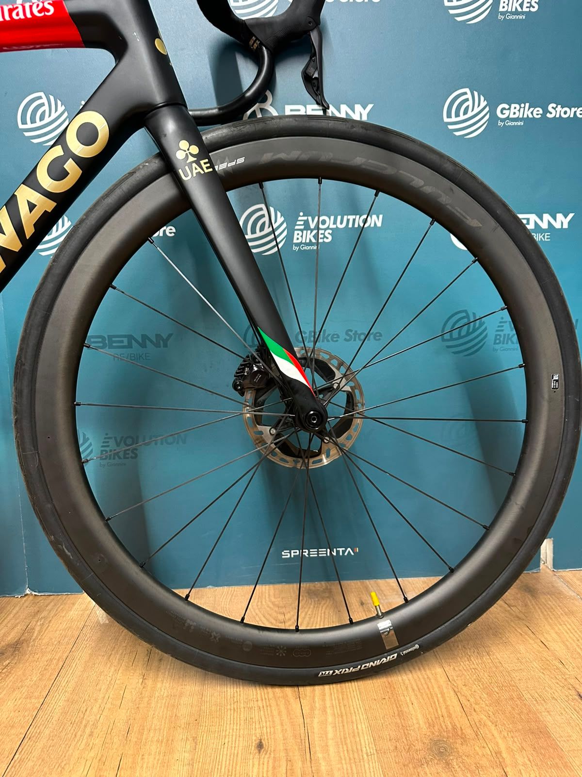 Colnago V3rs Team Uae Emirates 2024 usata — dettaglio
