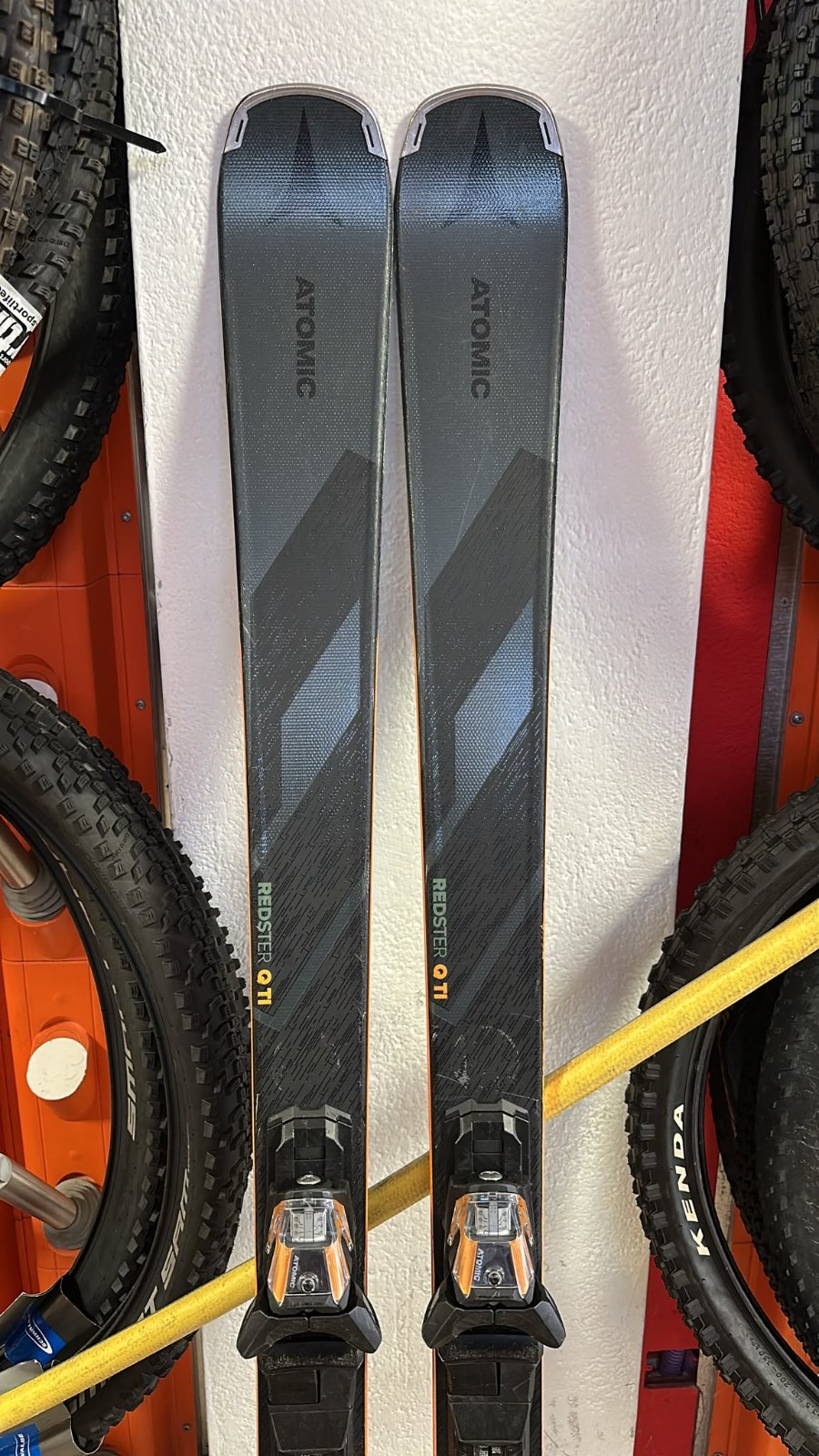 Atomic Redster Q Ti — raggio 15.3m, waist 76mm