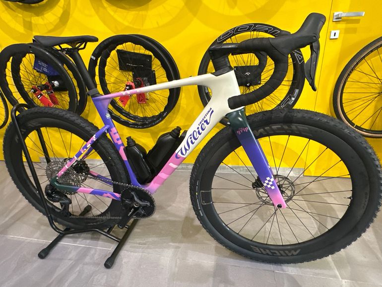 Wilier Triestina Rave — gruppo Shimano GRX Di2, taglia S