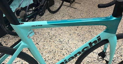 Bianchi Oltre Race — gruppo Shimano 105 Di2, taglia 55 cm