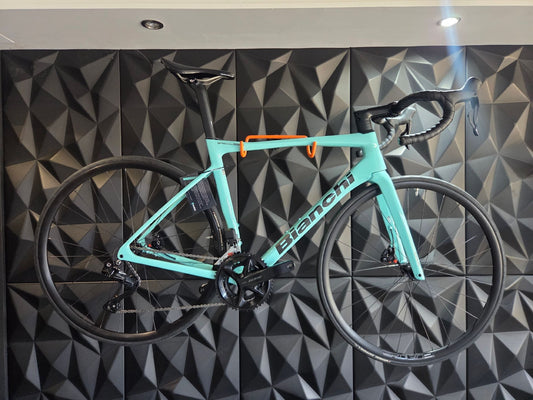 Bianchi Specialissima Comp 2024 usata — vista laterale