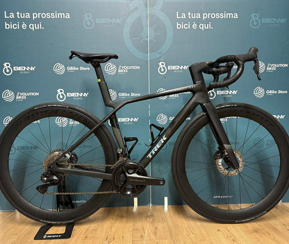 Trek Madone Slr 7 Gen 8 2026 usata — vista laterale