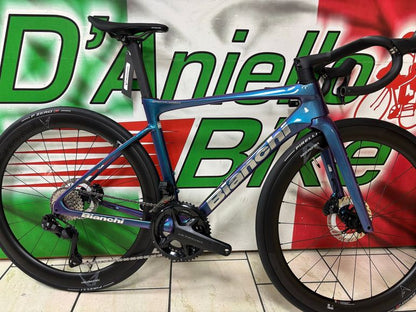 Bianchi Specialissima Pro 2025 usata — vista laterale