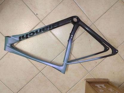 Bianchi Specialissima Pro Ultegra Di2 2024 usata — vista laterale