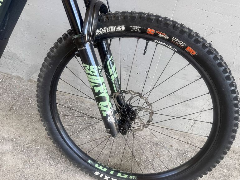 Rocky Mountain Altitude Powerplay Carbon 70 2024 usata — dettaglio