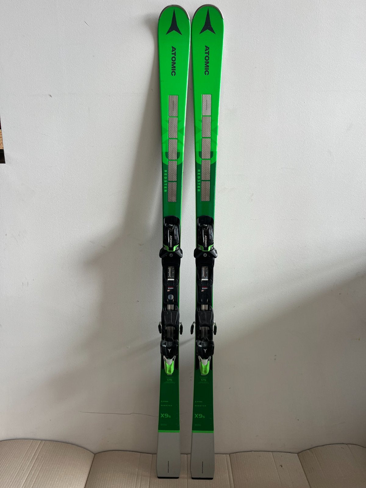 Atomic Redster X9S Revoshock S — raggio 15.2m, waist 66mm