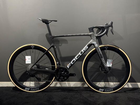 Focus Izalco Max 9.9 2025 usata — vista laterale