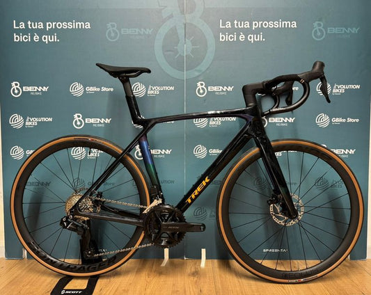Trek Madone Sl 6 Gen 8 2026 usata — vista laterale