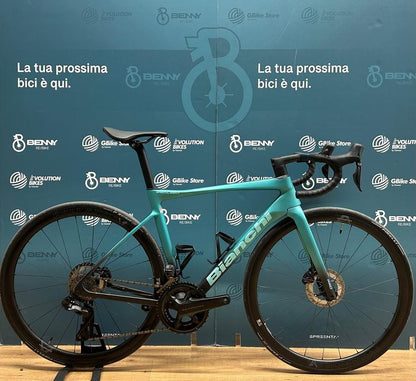Bianchi Specialissima Pro 2025 usata — vista laterale