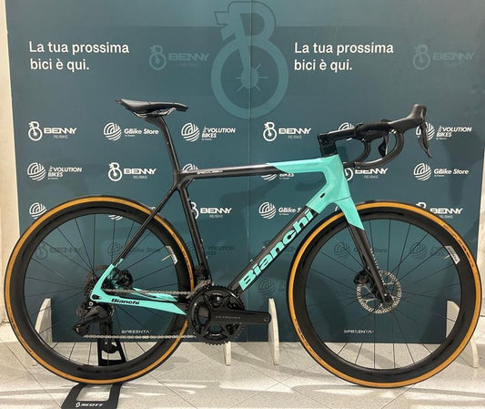 Bianchi Specialissima 2023 usata — vista laterale