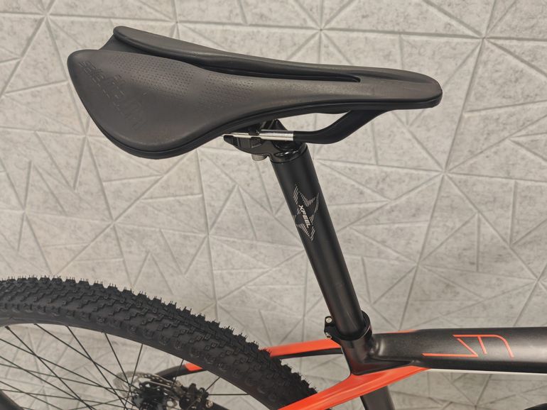 Olympia F1 Pro 12s 2025 usata — dettaglio
