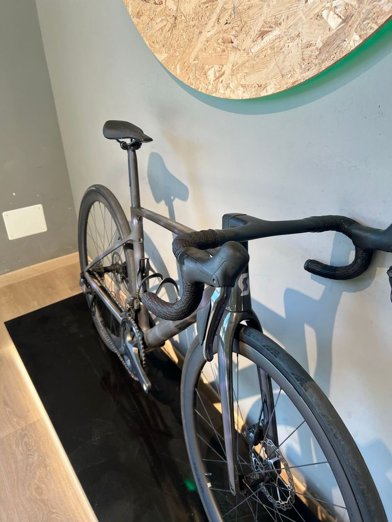 Scott Addict Rc 10 2025 usata — dettaglio