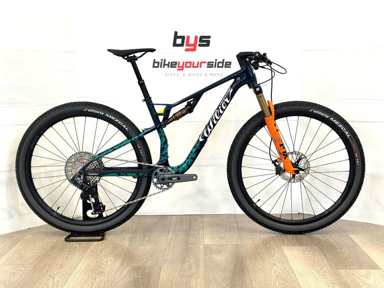 Wilier Triestina Urta Max Slr 2024 usata — vista laterale